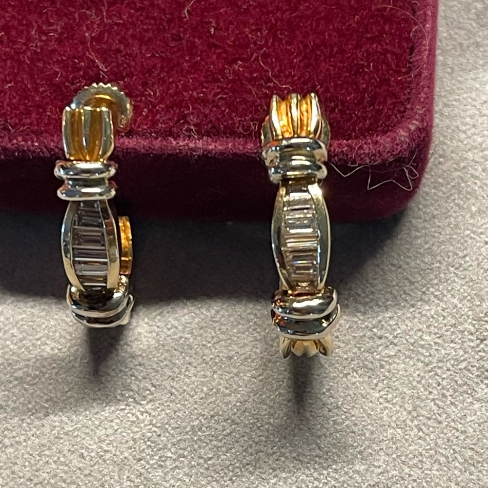 Beautiful baguette diamond and gold earrings